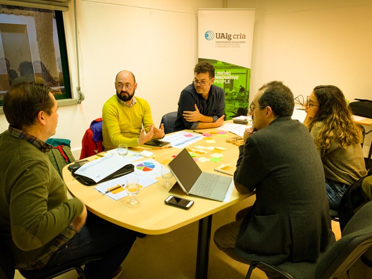 CreaInnovation_W2_Egobediente-5.jpg